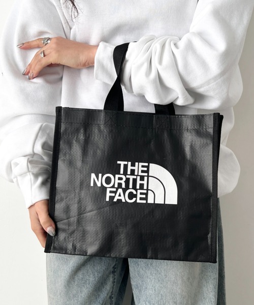 THE NORTH FACE(ザノースフェイス)の「THE NORTH FACE(ザ・ノースフェイス)/SHOPPER BAG XS/ショッパーバッグ XS(エコバッグ/サブバッグ・レディース・ホワイト/ブラック・FREE)」の4枚目の写真