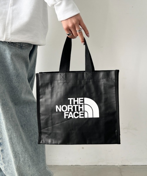 THE NORTH FACE(ザノースフェイス)の「THE NORTH FACE(ザ・ノースフェイス)/SHOPPER BAG XS/ショッパーバッグ XS(エコバッグ/サブバッグ・レディース・ホワイト/ブラック・FREE)」の16枚目の写真
