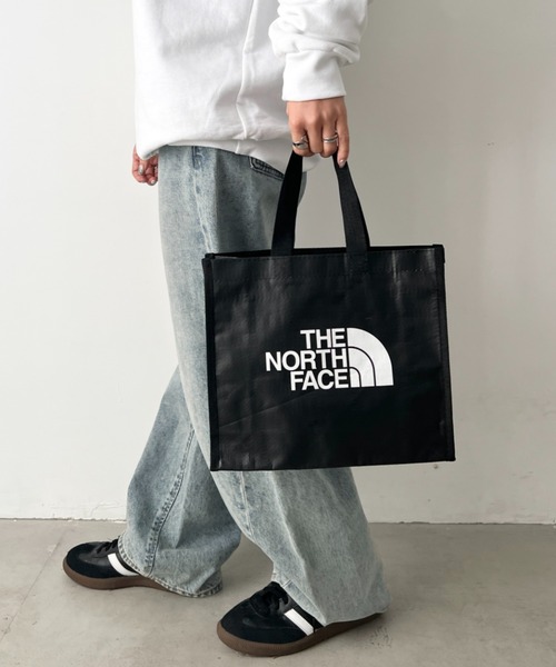 THE NORTH FACE(ザノースフェイス)の「THE NORTH FACE(ザ・ノースフェイス)/SHOPPER BAG XS/ショッパーバッグ XS(エコバッグ/サブバッグ・レディース・ホワイト/ブラック・FREE)」の17枚目の写真