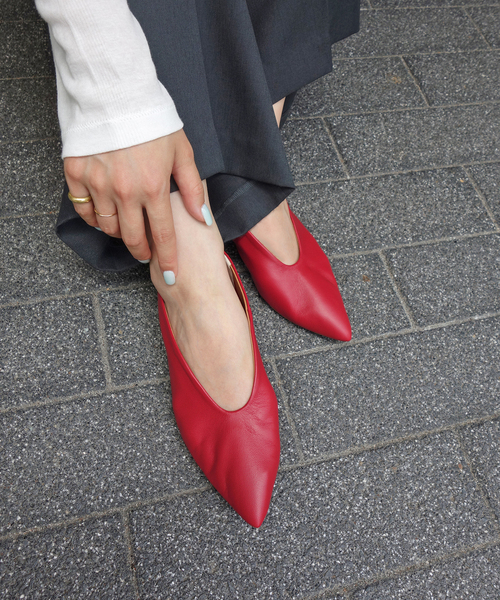 SLOBE IENA（スローブイエナ）の「《一部WEB限定/追加》BONITAS/ボニータス レザーポインテッドパンプス（その他シューズ・レディース・レッド/ブラック・23.5cm/23cm/22.5cm/24.5cm/24cm）」の18枚目の写真