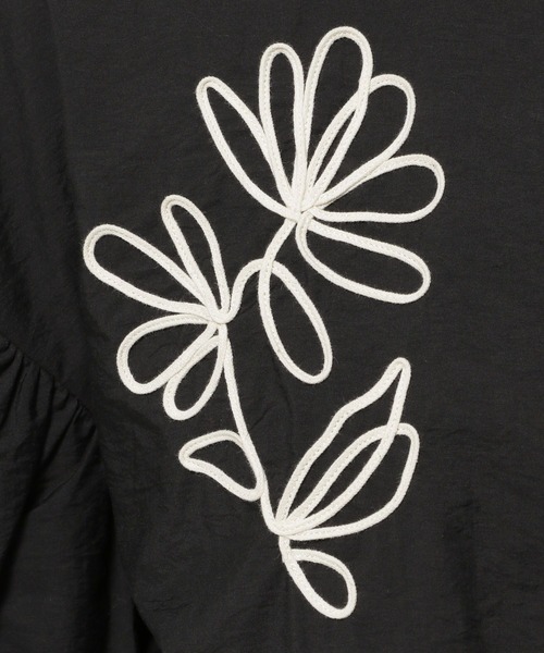 niko and...（ニコアンド）の「ふんわりコード刺繍ブラウス（シャツ/ブラウス・レディース・オフホワイト/ブルー/ブラック・LARGE/MEDIUM）」の20枚目の写真