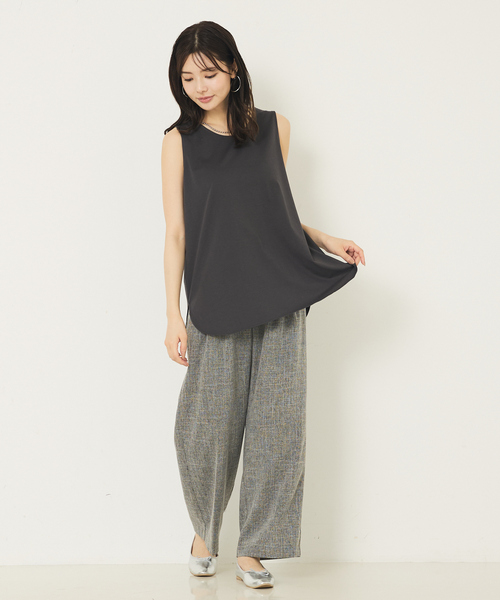 abahouse mavie(アバハウスマヴィ)の「【2WAY】スクエアネックシャツヘムタンク/レイヤードインナー(タンクトップ・レディース・ブラック/チャコールグレー/ホワイト・フリー)」の12枚目の写真