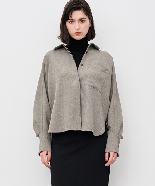 uncrave(アンクレイヴ)の「ウォッシャブルウールライクツイル ドルマンシャツ(シャツ/ブラウス・レディース・ダークブラウン系/ブラウン系/グレー系/ネイビー系・1/2)」の16枚目の写真