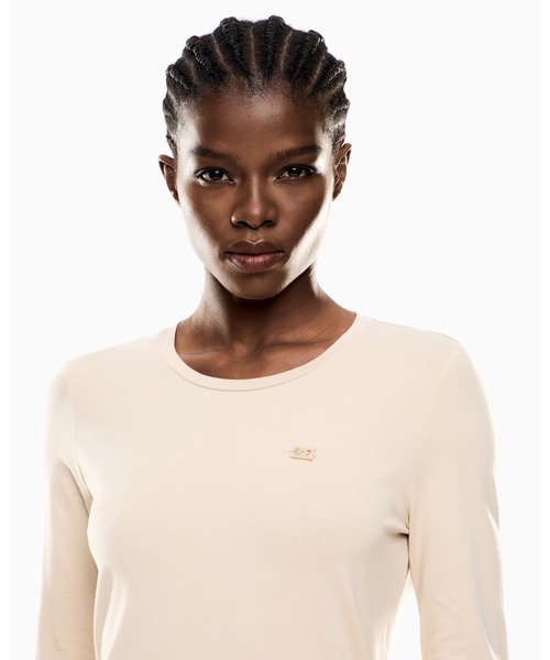 EMPORIO ARMANI EA7（エンポリオアルマーニイーエーセブン）の「【エンポリオ アルマーニ EA7】Core Lady 長袖Tシャツ ストレッチジャージー（Tシャツ/カットソー・レディース・ベージュ/ホワイト/ブラック・LARGE/MEDIUM/SMALL/X-SMALL）」の3枚目の写真