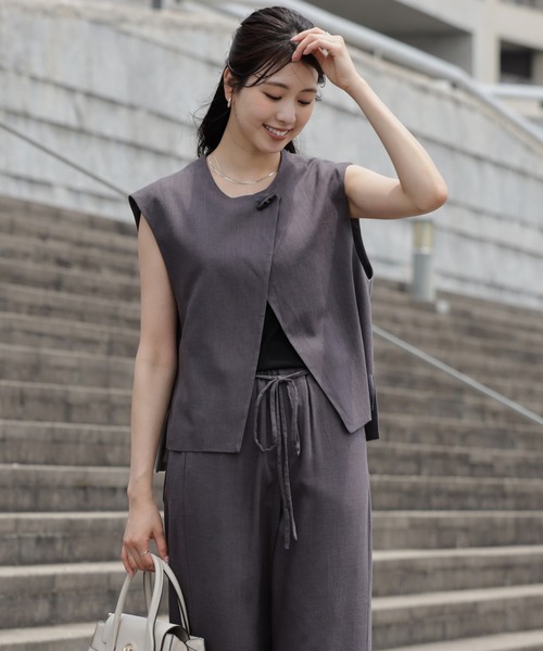 DRESS PLUS（ドレスプラス）の「涼感漂う麻素材のラップ風ベスト（ベスト・レディース・ダークベージュ/チャコール/オートミール・M/S）」の18枚目の写真