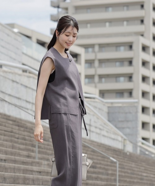 DRESS PLUS（ドレスプラス）の「涼感漂う麻素材のラップ風ベスト（ベスト・レディース・ダークベージュ/チャコール/オートミール・M/S）」の20枚目の写真