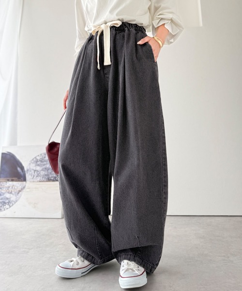 Java(ジャバ)の「《JaVaジャバコラボ》着回し無限!ウエストドロスト付きコクーンデニムイージーパンツ(デニムパンツ・レディース・ブルー/グレー/インディゴブルー/ブラック・MEDIUM/LARGE/X-LARGE/SMALL)」の3枚目の写真