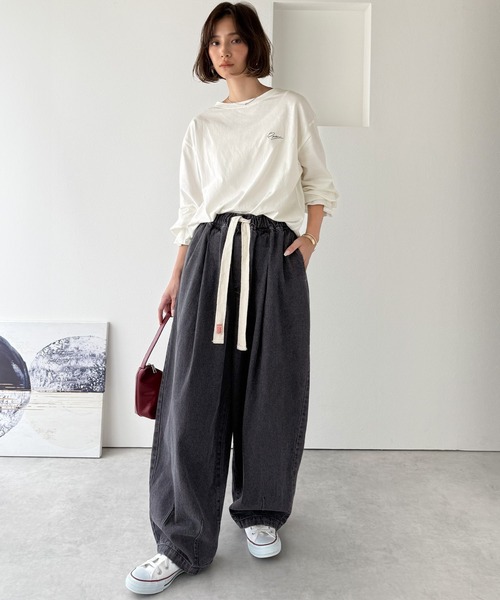 Java(ジャバ)の「《JaVaジャバコラボ》着回し無限!ウエストドロスト付きコクーンデニムイージーパンツ(デニムパンツ・レディース・ブルー/グレー/インディゴブルー/ブラック・MEDIUM/LARGE/X-LARGE/SMALL)」の13枚目の写真