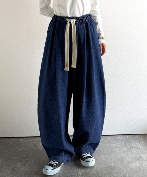 Java(ジャバ)の「《JaVaジャバコラボ》着回し無限!ウエストドロスト付きコクーンデニムイージーパンツ(デニムパンツ・レディース・ブルー/グレー/インディゴブルー/ブラック・MEDIUM/LARGE/X-LARGE/SMALL)」の16枚目の写真