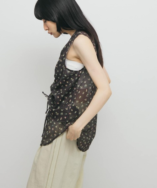 KBF(ケイビーエフ)の「フラワープリントメッシュトップス(シャツ/ブラウス・レディース・ブラウン系その他/ブルー系その他・ONE)」の4枚目の写真