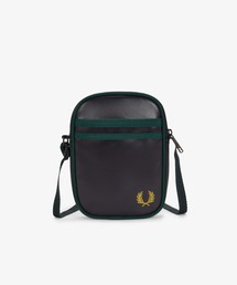 FRED PERRY（フレッドペリー）の「新色先行予約受付中/Classic Small Side Bag/クラシックサイドバッグ（ボディバッグ/ウエストポーチ）」