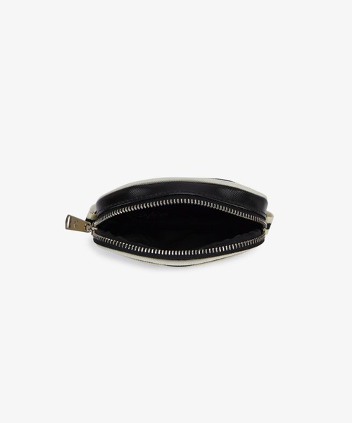 FRED PERRY（フレッドペリー）の「新色先行予約受付中／Classic Small Side Bag／クラシックサイドバッグ（ボディバッグ/ウエストポーチ・メンズ・ダークグリーン/ブラック/ダークグリーン系/ダークネイビー・ONE SIZE）」の9枚目の写真