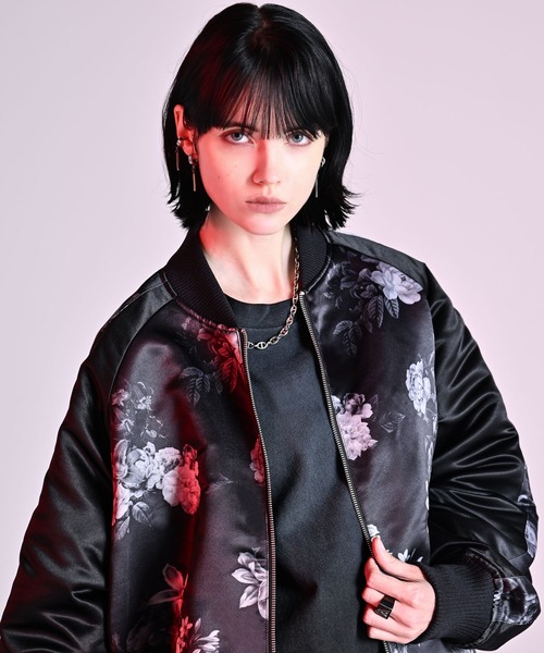 ADRER（アドラー）の「premium reversible suka jumper -wolf/flower