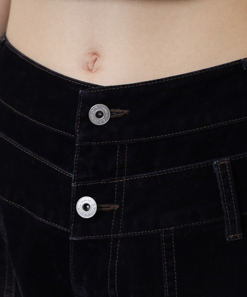 SPIRALGIRL（スパイラルガール）の「ベロアデニムルーズシルエットパンツ（デニムパンツ・レディース・ネイビー/ブラウン・FREE）」の16枚目の写真