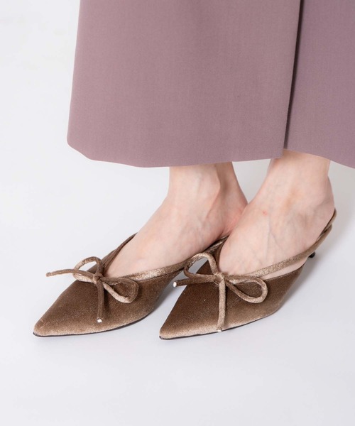 NOELA（ノエラ）の「リボンベロアミュール（パンプス・レディース・グリーン/モカ/オフホワイト・L/M/S）」の12枚目の写真