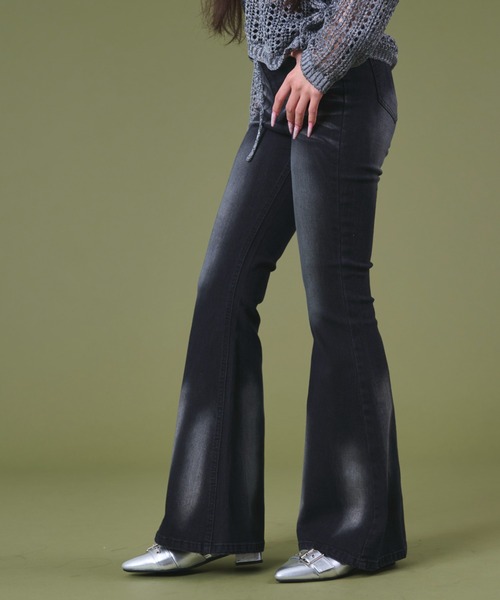 WEGO(ウィゴー)の「DISPARK/ブラストフレアデニム(デニムパンツ・レディース・ブラック/ライトインディゴブルー・MEDIUM/SMALL)」の18枚目の写真