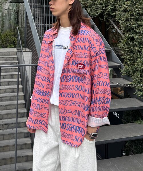 SOUNDSGOOOOD(サウンズグッド)の「【SOUNDSGOOOOD】総柄ロゴシャツ(シャツ/ブラウス・レディース・アイボリー/ピンク・ONE SIZE)」の4枚目の写真