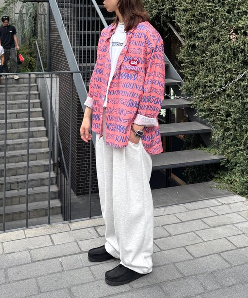 SOUNDSGOOOOD(サウンズグッド)の「【SOUNDSGOOOOD】総柄ロゴシャツ(シャツ/ブラウス・レディース・アイボリー/ピンク・ONE SIZE)」の7枚目の写真