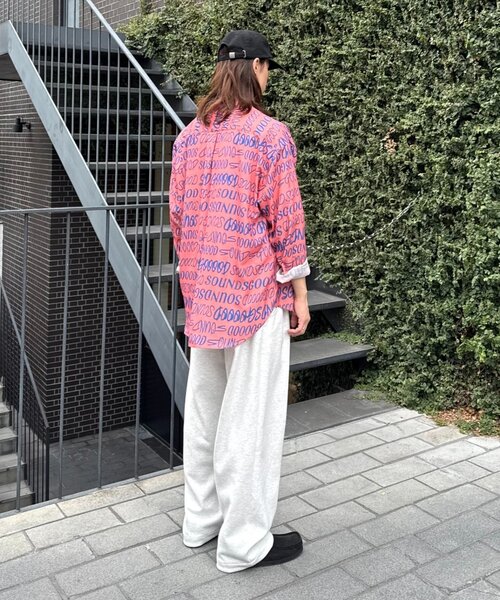 SOUNDSGOOOOD(サウンズグッド)の「【SOUNDSGOOOOD】総柄ロゴシャツ(シャツ/ブラウス・レディース・アイボリー/ピンク・ONE SIZE)」の8枚目の写真
