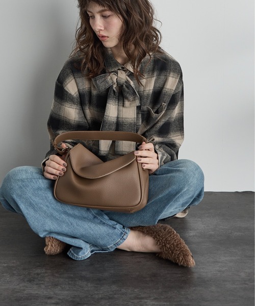 ☆専用☆Y/PROJECT ブラウンショルダーバッグ Kanana project COLLECTION サリール2 LTD ショルダーバッグ 17961