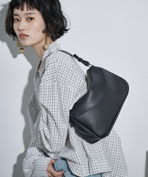 THE YOn（ザヨン）の「フラップスクエアショルダーバッグ（ショルダーバッグ・レディース・ライム/ブラウン/ブラック/アイボリー・FREE）」の17枚目の写真