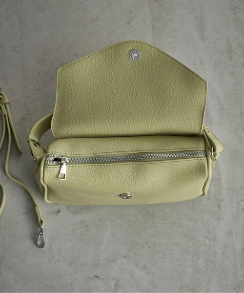 THE YOn（ザヨン）の「フラップスクエアショルダーバッグ（ショルダーバッグ・レディース・ライム/ブラウン/ブラック/アイボリー・FREE）」の6枚目の写真