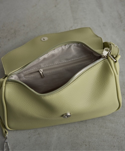 THE YOn（ザヨン）の「フラップスクエアショルダーバッグ（ショルダーバッグ・レディース・ライム/ブラウン/ブラック/アイボリー・FREE）」の7枚目の写真