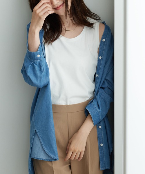 BELLUNA PLUS(ベルーナ)の「やわらかデニム素材シャツチュニック(チュニック・レディース・ネイビー/ブルー・LARGE/MEDIUM/X-LARGE)」の1枚目の写真