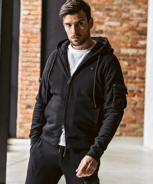 1PIU1UGUALE3 RELAX　ウノピゥウノウグァーレトレ　ストレッチレザーコンビパンツ　サイズS ウノ ピゥ ウノ ウグァーレ トレ リラックス 1PIU1UGUALE3 RELAX