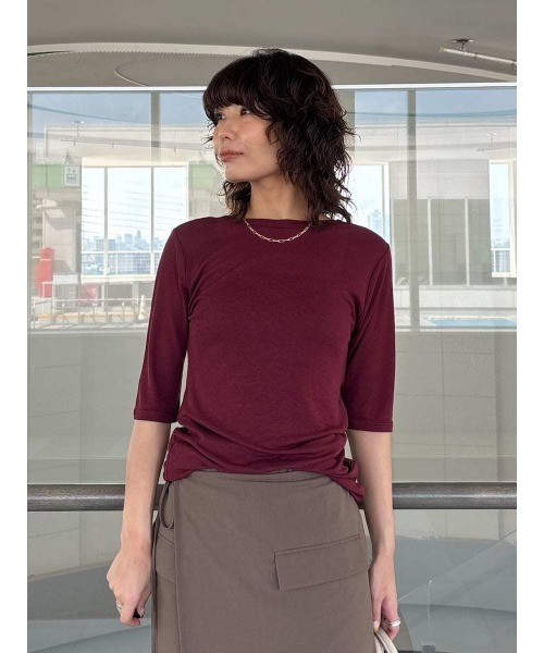 Mila Owen(ミラオーウェン)の「ボートネック後ろあきハーフスリーブT(Tシャツ/カットソー・レディース・ホワイト/ボルドー/ブラック/ライトブルー・0/1)」の4枚目の写真