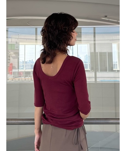 Mila Owen(ミラオーウェン)の「ボートネック後ろあきハーフスリーブT(Tシャツ/カットソー・レディース・ホワイト/ボルドー/ブラック/ライトブルー・0/1)」の15枚目の写真