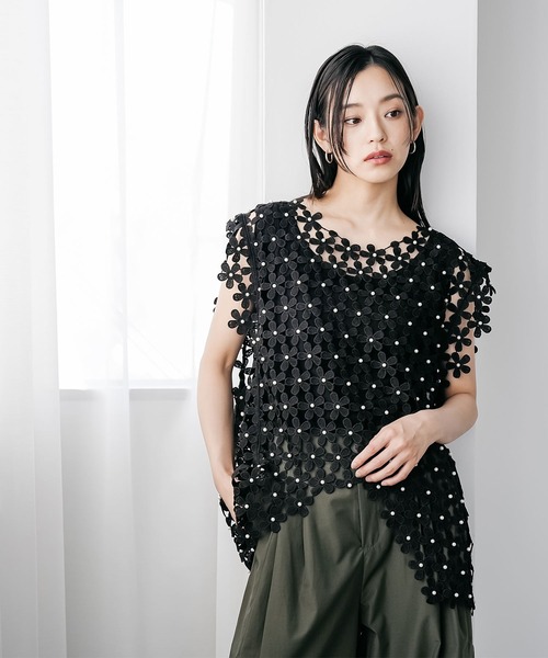mili an deni(ミリアンデニ)の「パール付き花柄レースベスト(ベスト・レディース・ブラック/アイボリー・M)」の7枚目の写真