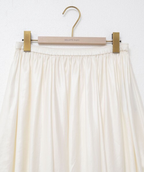 NOLLEY’S Sophi（ノーリーズソフィ）の「ウォッシャブルレザーサテンギャザースカート（スカート・レディース・ホワイト/カーキ・38/36）」の9枚目の写真