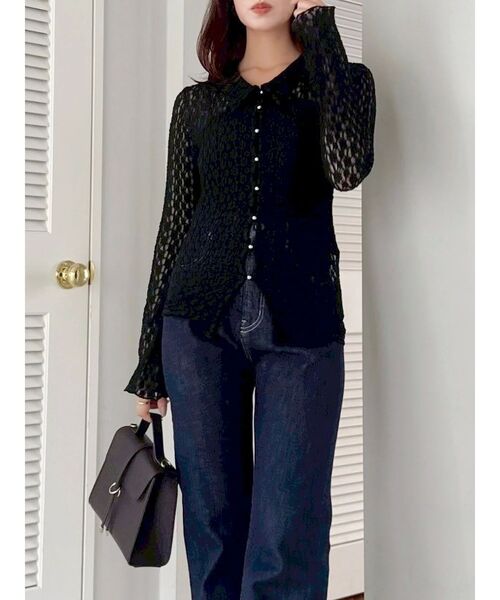 dazzlin（ダズリン）の「シュリンクレースコンパクトシャツ（シャツ/ブラウス・レディース・オフホワイト/ブラック・FREE）」の4枚目の写真