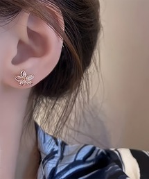 フラワー モチーフ ビジュー スタッド ピアス