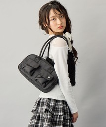 BISKEE（ビスキー）の「サテン横長BAG（ハンドバッグ）」