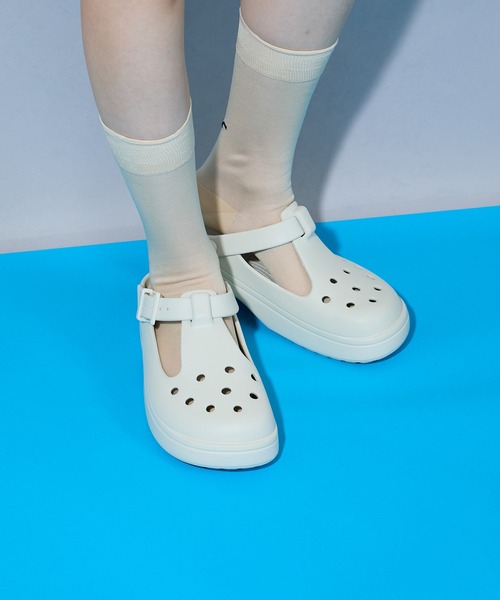 crocs(クロックス)の「【Crocs】Classic Mary Jane Clog クラシック メリージェーンクロッグ(サンダル・レディース・ブラック/アイボリー/パープル・22cm/23cm/24cm/25)」の15枚目の写真