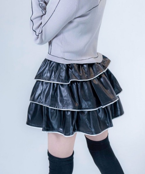 Re:CRYPT(リクリプト)の「PU フリル ティアードスカート / インパン付き 3段フリル ウエストゴム(スカート・レディース・ブラック・F)」の14枚目の写真