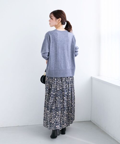 le.coeur blanc(ルクールブラン)の「フレーズロゴ刺繍Vネックニット(ニット/セーター・レディース・ブラウン/グレー/ホワイト・38)」の22枚目の写真