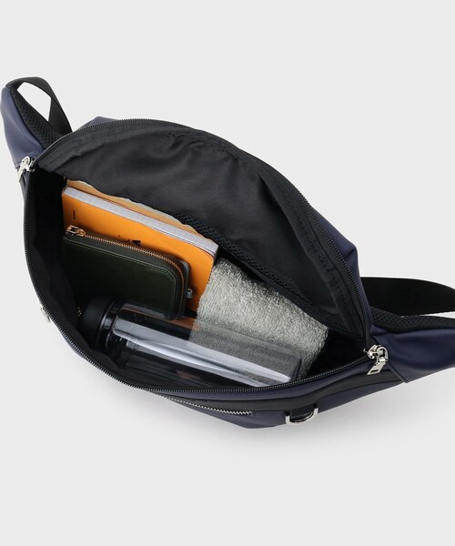 tk.TAKEO KIKUCHI(ティーケータケオキクチ)の「ビッグボディバッグ(ボディバッグ/ウエストポーチ・メンズ・ブラック系4/ネイビー系4・00)」の18枚目の写真