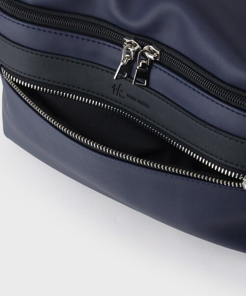 tk.TAKEO KIKUCHI(ティーケータケオキクチ)の「ビッグボディバッグ(ボディバッグ/ウエストポーチ・メンズ・ブラック系4/ネイビー系4・00)」の4枚目の写真