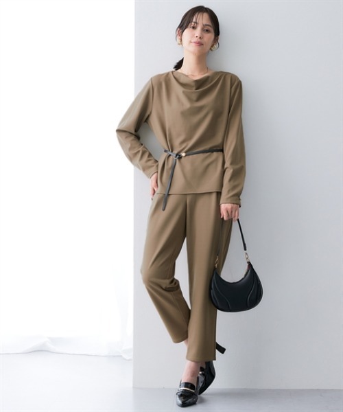 7days Life Styling(セブンデイズライフスタイリング)の「【OTOさんコラボ】【UVカット/速乾】ベルト付きドレープブラウス+テーパードパンツ(シャツ/ブラウス・レディース・ベージュ/ネイビー・M/L/LL/3L/4L/5L)」の7枚目の写真