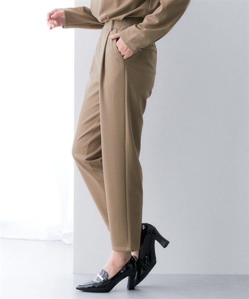 7days Life Styling(セブンデイズライフスタイリング)の「【OTOさんコラボ】【UVカット/速乾】ベルト付きドレープブラウス+テーパードパンツ(シャツ/ブラウス・レディース・ベージュ/ネイビー・M/L/LL/3L/4L/5L)」の12枚目の写真