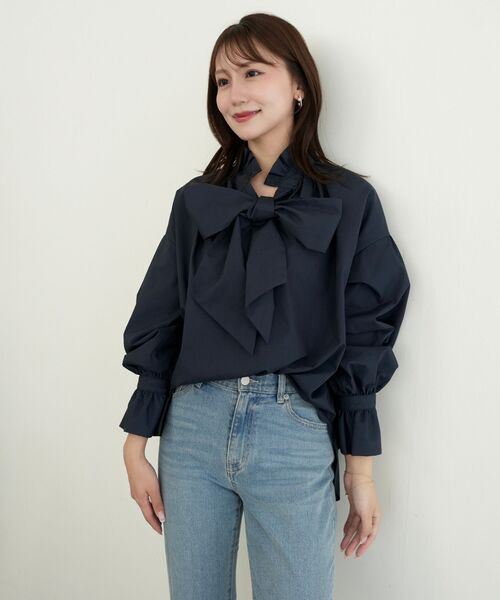 cle blatt(クレブラット)の「フリルネックボウタイブラウス(シャツ/ブラウス・レディース・ベージュ/ネイビー/オフホワイト・MEDIUM)」の10枚目の写真
