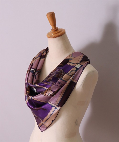 BAYBLO（ベイブロ）の「(CR)【ユニセックス】パネル 馬車 柄 プリント スカーフ[90cm×90cm]（バンダナ/スカーフ・レディース・パープル/ネイビー/ベージュ/ワイン・ONE SIZE）」の21枚目の写真