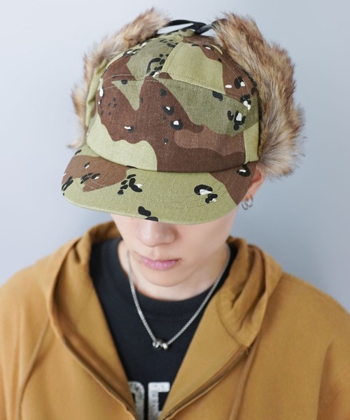 SPINNS（スピンズ）の「2WAYコットンフライトキャップ/防寒/耳当て付き/カモフラージュ柄/ユニセックス（キャップ・メンズ・ベージュ/グリーン系その他/ブラック/ベージュ系その他・ONESIZE）」の4枚目の写真