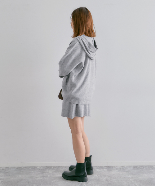 U by SPICK&SPAN（ユーバイスピックアンドスパン）の「FLUFFYボタンアップフーディー（ニット/セーター・レディース・グレー/ホワイト・FREE）」の6枚目の写真