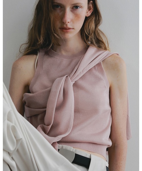 anuke（アンヌーク）の「Highgauge Sheer Cardigan（カーディガン/ボレロ・レディース・ブラウン/ピンク/グレイッシュベージュ・FREE）」の4枚目の写真