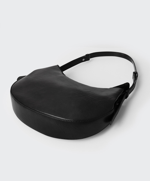 MUSINSA STANDARD WOMAN（ムシンサスタンダードウーマン）の「ファットクレセントショルダーバッグ[ブラック]（ショルダーバッグ・レディース・その他・FREE）」の3枚目の写真