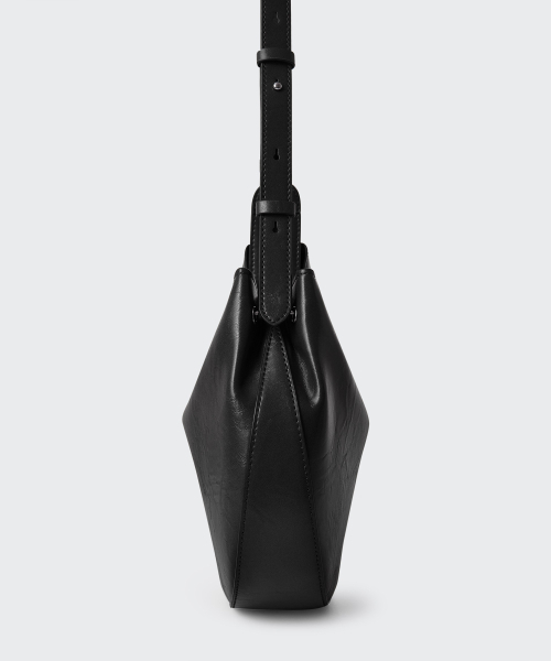 MUSINSA STANDARD WOMAN（ムシンサスタンダードウーマン）の「ファットクレセントショルダーバッグ[ブラック]（ショルダーバッグ・レディース・その他・FREE）」の5枚目の写真